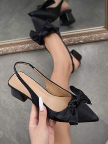 女士蝴蝶结装饰粗跟尖头套脚高跟鞋，优雅百搭，适合日常穿着、户外活动、通勤、派对、正式场合，舒适的黑色缎面高跟鞋，适合圣诞节、音乐节、母亲节等场合。 - 黑色 - 查看 12