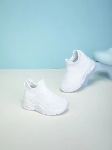 New Kids Casual Lightweight Breathable Mesh Slip-On Outdoor Sports Shoes, Soft Sole, Anti-Skid, Suitable For All Seasons