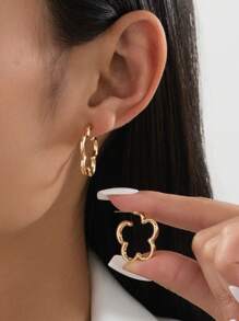 1 Pair Fashion Elegant Smooth Hollow Clover Earrings, Delicate & Chic Luxury Hoop Earrings For Women, Versatile For All Seasons