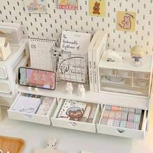 1 pieza Caja organizadora de escritorio de madera blanca encantadora con perilla en forma de corazón - Estilo de 3 cajones Estantería de almacenamiento para portátil y computadora, diseño de ahorro de espacio apto para el hogar y la oficina, accesorios de escritorio