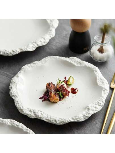 Franska stenmönstrade tallrikar, grönsaksrätter, platta hushållstallrikar, grunda tallrikar, exklusiv hotellservis, konstnärlig utformning, tallrikarrangemang i japansk stil