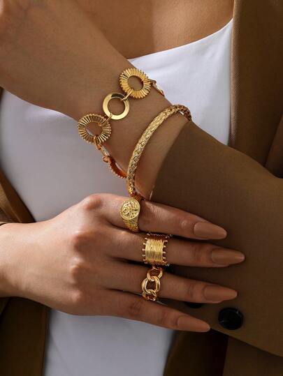 1 件手链 + 1 件袖口手链 + 3 件戒指复古欧美风情，极简主义金属几何圆圈组合合金开口袖口手链，金属纹理折痕几何戒指，女士首饰套装