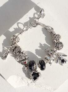 1 Stück einstellbares Armband im dunklen Stil mit Herz- und Totenkopf-Charms