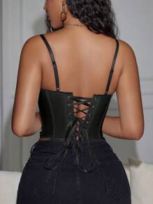 Top corto tipo camiseta con escote en V, contraste de satén, adorno de lazo y remaches de Yuwenier Y2K - Negro - Ver 2