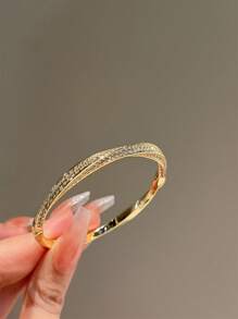 镀方晶锆石扭曲手镯，简约时尚百搭奢华珠宝配饰，情人节礼物 - 彩色 - 查看 5