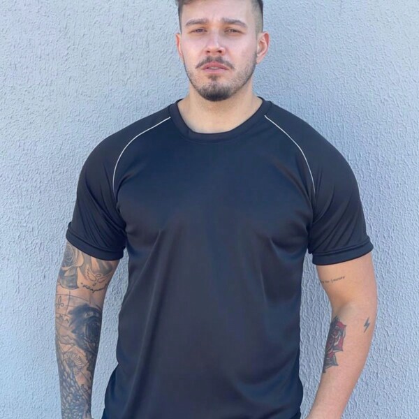 "Camisa Dry Fit Confortável e Respirável"
