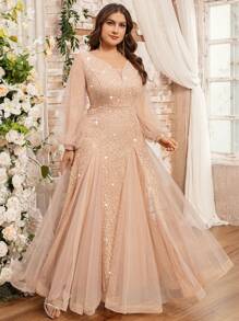 Đầm dạ hội cỡ lớn cổ chữ V sâu, đính sequin, ren hoa phối lưới tương phản, dáng đuôi cá xếp tầng, thanh lịch, thích hợp cho các dịp trang trọng như dạ hội, dự đám cưới, lễ tốt nghiệp, tiệc sinh nhật. - Rượu sâm banh - Xem 6