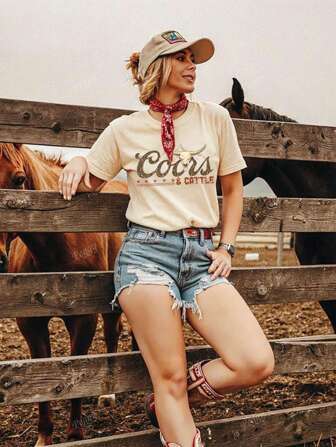 T-shirt rond à col rond avec décor de tête de taureau western et paysage pour femmes