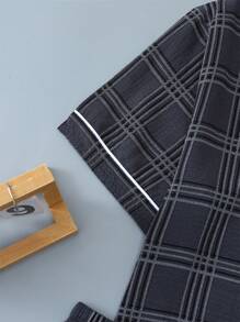 2 件套男士休闲舒适春夏睡衣套装，格子熊猫刺绣高领短袖衬衫和短裤，适合居家使用