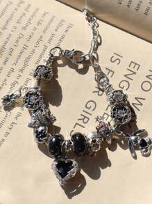 1 Stück einstellbares Armband im dunklen Stil mit Herz- und Totenkopf-Charms