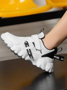 1 双男童时尚透气休闲运动鞋，适合所有季节和日常穿着