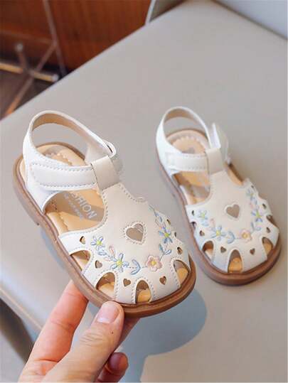 Toddler Girls' White Sandals, Summer New Princess Soft Sole Shoes With Embroidery Hollow Out, Non-Slip Baby Closed Toe Shoes