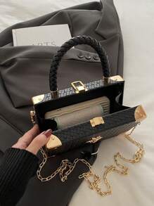 1 件新款压纹压花编织黑色手提包，时尚金属角硬壳盒形包，百搭链条单肩斜挎包，适合女士携带手机和日常使用