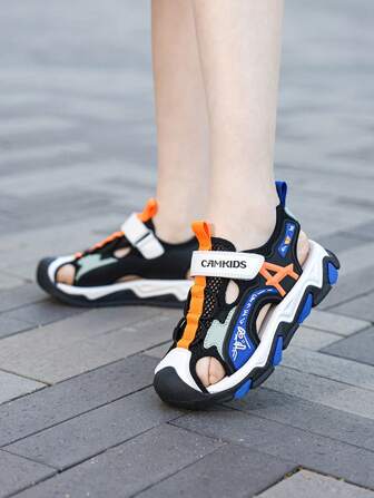 儿童凉鞋，新款男童/女童夏季凉鞋，返校校园风格沙滩鞋，防滑鞋底，透气，轻便，钩环设计，适合户外、游乐场、泳池边，保护脚趾