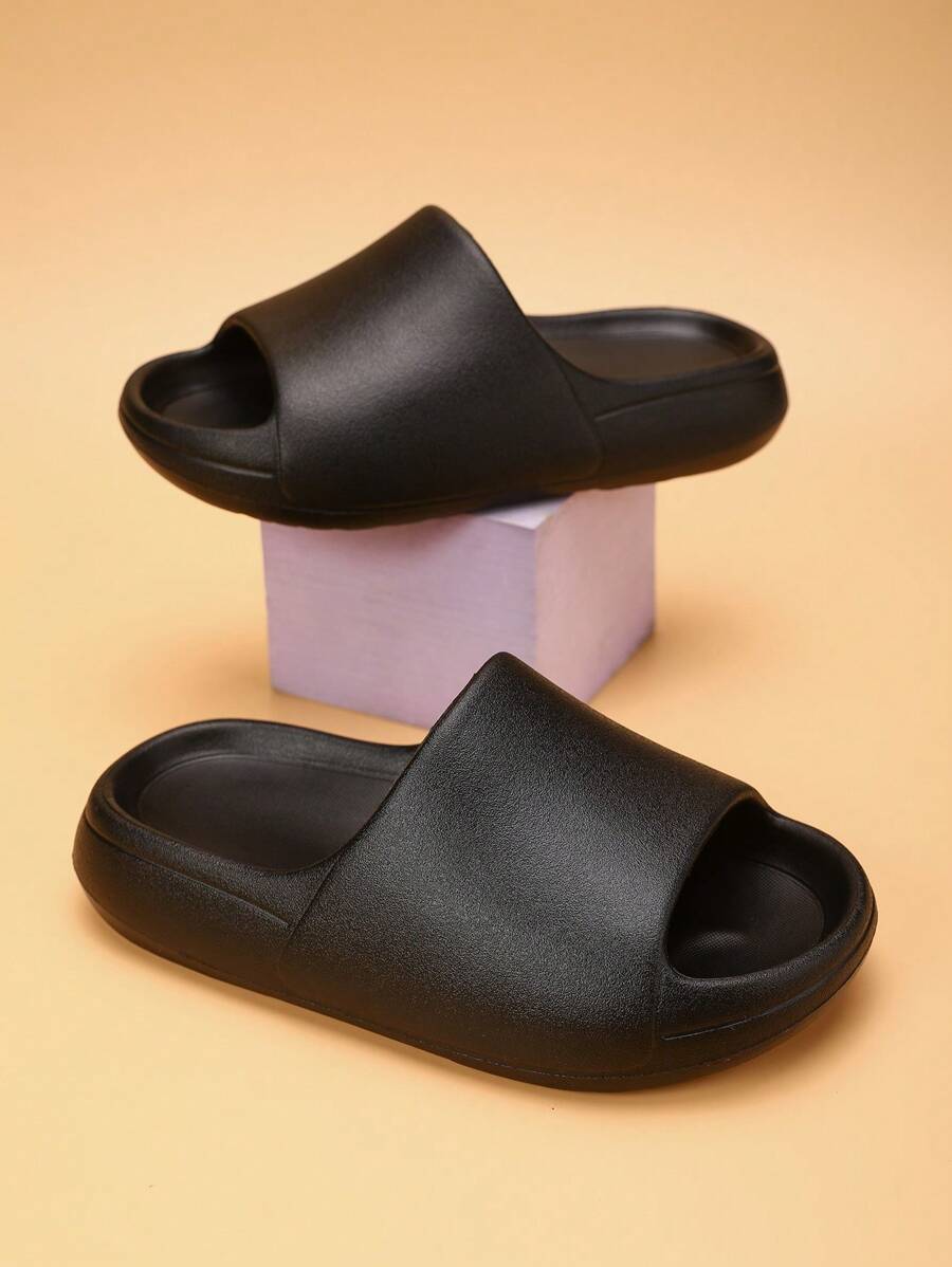 Children's Lightweight Non-Slip Soft-Sole Foam Slippers, Casual & Quick-Drying Strap Black Beach Sandals For Big Kids - Black - View 1