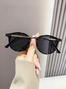 Kính mắt thời trang kim loại tròn cổ điển dành cho nữ, gọng nhựa cổ điển, thích hợp cho du lịch ngoài trời, bãi biển, trang phục thường ngày, chặn ánh sáng cho kỳ nghỉ bãi biển mùa hè, ngoài trời, du lịch - màu đen - Xem 4