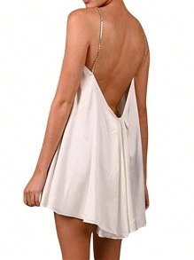 Vestido corto informal de mujer con tirantes de cadena, de color liso, con escote en V y corte en A. - Blanco - Ver 3