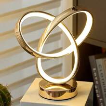An Iron Twisted Table Lamp, Three-Tone Light, USB-Powered, Golden Clover, Suitable For Bar Decoration, Room Living Room Night Light