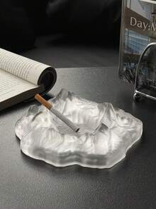 A Senior Glacier Ashtray Home Decoration, Light Luxury Creative Design Cigar Ashtray, Office Hotel Senior Decoration, Thick Texture Personalized Design, Home Living Room Bar Multi-Scene Application, Multi-Color Senior Imitation Glacier Effect Smoke Container, Jewelry Jewelry Decoration Storage, Crystal Glass Cigar Jar, Personalized Home Desktop Decoration Decoration