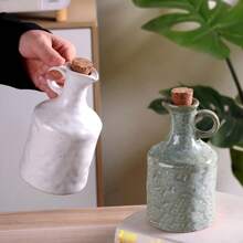 1pc Handmade Ceramic Oil Bottle, European Kitchen Decoration, Oven Resistant, Creative Handmade Texture Design, Suitable For Home, Hotel And Household Use - Soy Sauce And Vinegar Pot