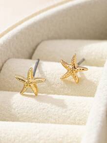 1 Pair Delicate Golden Starfish Earrings