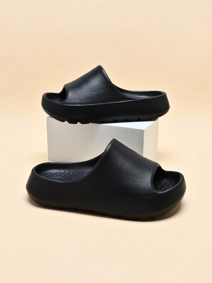 儿童泡沫拖鞋轻便防滑软底休闲儿童一脚蹬单趾带室内沙滩凉鞋，纯色，男女通用 - 黑色 - 查看 1