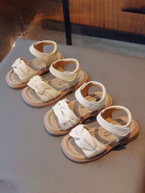 1 par de sandalias de playa estilo princesa lindas para niñas, sandalias planas simples y de moda casuales