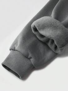 Boys Sweatshirts With Dropped Shoulders, And Personalized Basketball Player Silhouettes And Slogans Printed, Curve Oversize Sweatshirts For Casual And Versatile Autumn And Winter Thick Fabrics For Warmth And Fleece Lining Round Neck Sweatshirts For Loose Street Style And Long Sleeves Suitable For Cold Weather Clothing With Cotton Children's Clothing Plus Fleece For Comfort