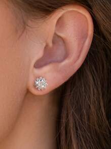 1 paire de boucles d'oreilles exquises en forme de fleur avec 0,5 ct de diamants moissanite. Boucles d'oreilles de fiançailles en argent sterling 925 pour mariage. Bijoux de luxe pour cadeaux aux filles et femmes pour anniversaire
