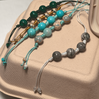 1 件原创极简主义绿松石地图和赤铁矿手工手机挂绳/钥匙扣，适合汽车悬挂、墙壁装饰、情人节礼物