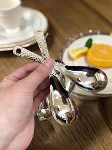 2 件加厚不锈钢勺子，锤纹复古手柄汤勺，镜面抛光无瑕疵甜点勺，圆形豪华儿童餐勺，耐用多用途餐具，用于搅拌、进食和上菜 - 可用洗碗机清洗的勺子，适用于餐厅、家庭、派对和婚礼