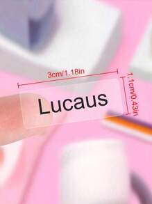 Etiquetas de nome transparentes e à prova d'água personalizadas para material escolar, adesivos personalizados para garrafas de água, lancheiras e itens pessoais, ideais para creches, acampamentos e atividades esportivas, lacre, sem passar a ferro, reutilizáveis, adesivos fofos, adoráveis, coloridos, personalizados, únicos, presentes ideais para ele e ela, família, amigos, filho, filha, alunos para aniversários, para o Dia das Crianças em casa, volta às aulas, multifuncional, ornamental, com letras, elegante, moderno, colorido, fofo, adorável, casual, personalizado, único, personalizado, presentes ideais para ele, presentes ideais para ela