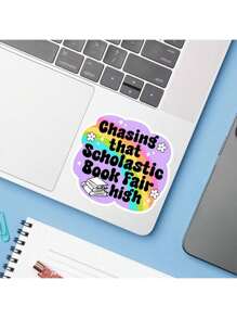 1 件/3 件 Chasing That Scholastic Book Fair High 贴纸 - 怀旧有趣的乙烯基贴花，非常适合爱书人，防风雨，非常适合笔记本电脑、笔记本和水瓶