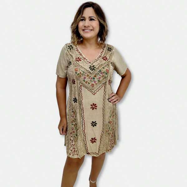 Vestido Curto Indiano Liso Manga Curta com Bordados AS-96