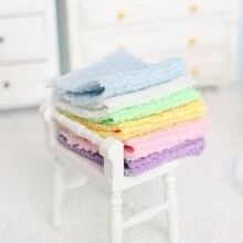 6pcs Mini Towels In Assorted Colors, Mini Colorful Towels, Miniature Towels, Realistic Towels, Mini Micro Towels, Decorative Ornaments, Doll House Accessories, Fabric Decor, Pretend Play Props Gifts Birthday Graduation