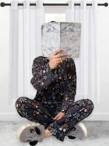 Classic Women's Plush Pajama Set With Beautiful Colors And Prints. Long-Sleeved Shirt With Round Neck. Straight Leg Pants, Natural Waist Fit With Elastic, Very Soft, Light, Warm And Pleasant Fabric, Ideal For Spring, Autumn And Winter. - 黑色 - 查看 9