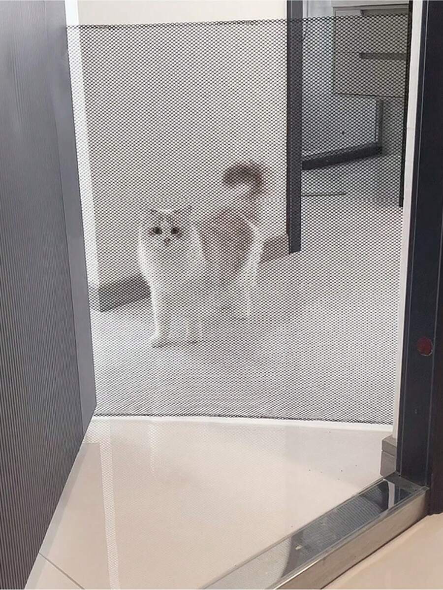 retractable-pet-gate-cat-fence-dog-barrier-effectively-prevents