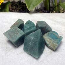 1 件天然亚马逊石水晶原石、石英水晶 DIY 用品、矿物标本、水晶脉轮疗愈、男女礼物、独特天然石、随机发货 - 藍色 - 查看 2