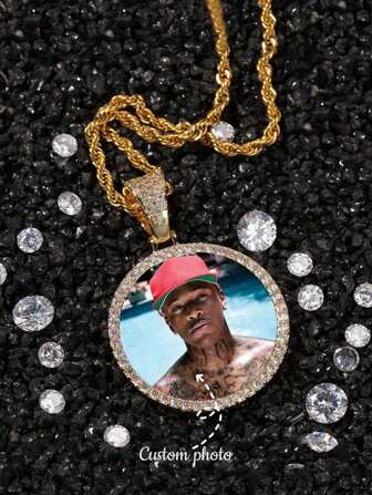 1 Pezzo Collana con ciondolo personalizzato tondo con foto - Incrostato di zirconi lucenti, gioiello significativo per regali personalizzati - Facile da assemblare, ipoallergenico, senza nichel, di stile autunnale, sobrio, in stile "vecchio denaro", casual, stile anni 2000, Y2K personalizzato, personalizzato, unico regalo ideale, oro, elegante, colorato, vintage, unisex, hipster, semplice, casual, personalizzato, unico, regalo ideale per lui, regalo ideale per lei, lei, fidanzato, fidanzata, papà, mamma, famiglia, amici, per anniversari, per compleanni, per laurea, per feste, gioielleria in oro