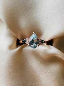 1pc Fashionable Green Cubic Zirconia Heart Shaped Ring, Suitable For Women Daily Wear