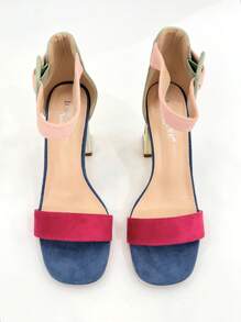 Sandales à talon bloc  noir REVREAL avec accent doré. Sandales d'été stylées pour femmes - Rose bonbon - Voir 2