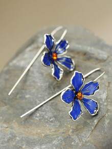 1 对景泰蓝珐琅蓝色花瓣镶嵌锆石手工耳环 - 优雅可爱，波西米亚风情侣配饰，防过敏耳钉，适合日常佩戴和送礼，独特时尚的女士珠宝