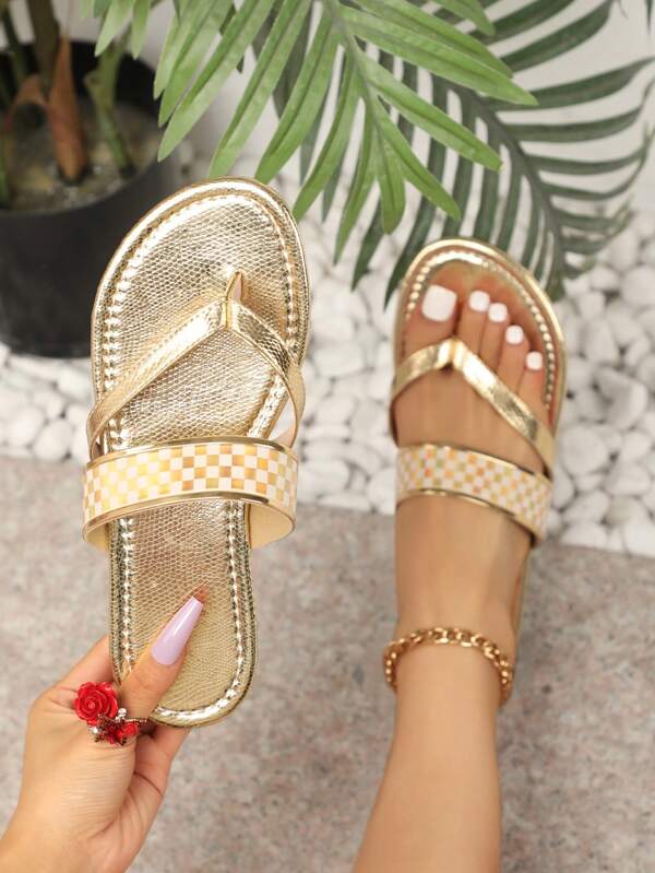 2025 Plus Size Women Gold Faux Straw Decor Slippers, Fashion Vacation Style Flat Casual Flip Flops, Summer Outdoor Sandals