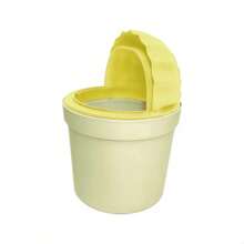 Set 2 MINI Botes de basura de escritorio compacto con diseño moderno y funcional, tapa abatible tipo cúpula con detalle floral decorativo, colores pastel elegantes, medidas ideales para espacios pequeños de 21 x 14.5 cm, perfecto para oficinas, dormitorios, baños y escritorios; fabricado en plástico duradero, fácil de limpiar y de usar, disponible en diferentes tonalidades (amarillo, verde, gris y rosa) para combinar con cualquier estilo de decoración, solución práctica y estética para la organización y eliminación de residuos en cualquier ambiente. - Multicolor - Ver 5