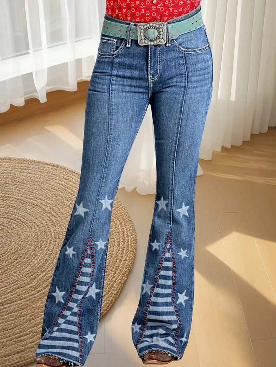 Women's High-Waisted Denim Trousers, Blue Wax Striped Women's Printed Flared Trousers, Button Flying Star Printed Denim, Slim-Fit Denim Flared Jeans, Star-Shaped Pattern Flared Jeans, Women's High-Waisted Embroidered Jeans, Washed Flared Trousers With Embroidered Leg Patterns, Women's High-Waisted Flared Trousers, Tight Raised Hip Trousers, Women's Jeans, Casual Embroidered Women's Tight Flared Jeans, Women's Wide-Leg Jeans The Hem Of The Trousers Is Designed With Fringed Fringes. The Trousers Are A Combination Of Flared And Pencil Pants. The Seams Of The Trousers Are Linked With Blue And White Striped Fabric Blocks. There Are Star Patterns On The Trouser Legs. The Style Is Lightly Washed And Aged. There Is No Belt On The Trousers. The Trousers Are Closed With Zippers And Buttons. There Are Pockets On The Front And Back - 藍色 - 查看 1