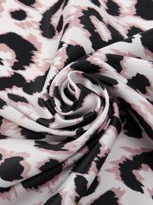 1pc Minimalist Printed 70cm Small Square Bandana, Versatile For Women As Waistband, Hair Head Scarf, Neckerchief, Fashion Accessory