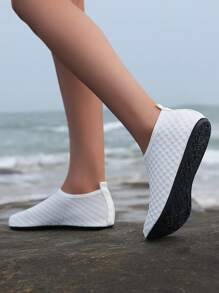Women's Breathable Anti-Slip Water Shoes, Lightweight & Fashionable Beach/Stream Wading/Surfing Shoes