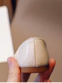 1Pair Girls Leather Shoes Solid Color Kids Shoes Soft Bottom Baby Girl Shoe For Spring Autumn