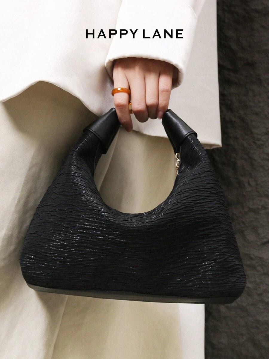 Túi xách HAPPY LANE sang trọng thêu hoa kiểu cổ điển, nền đen với những bông hoa tinh tế màu đỏ, vàng và trắng - Quai xách rộng thời trang với khóa kim loại, nhẹ và bền, thiết kế dung tích lớn, hoàn hảo cho sử dụng hàng ngày, dự tiệc và du lịch. Chiếc túi tote cổ điển đa năng này toát lên vẻ thanh lịch và cá tính, lý tưởng cho những người phụ nữ theo đuổi gu thẩm mỹ duyên dáng và độc đáo, làm nổi bật bất kỳ dịp nào và thể hiện gu thời trang riêng biệt. - màu đen - Xem 1