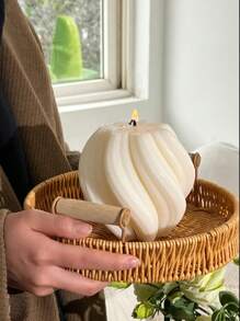 1pc Miniature Candles The Size Of A Palm Modern Ribbed Candle Set Large Soy Wax Scented Ribbed Pillar Candles Rotating Geometric Decorative Candles Suitable For Home Decor Swirl Art Candles Living Room Bathroom (White) Gifts Birthday Graduation